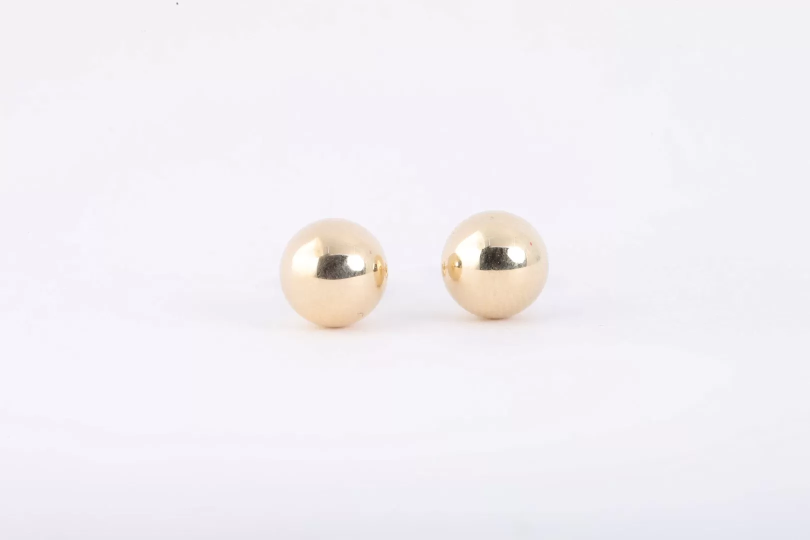 14k Yellow Gold Ball Stud Earrings (0.65g.)