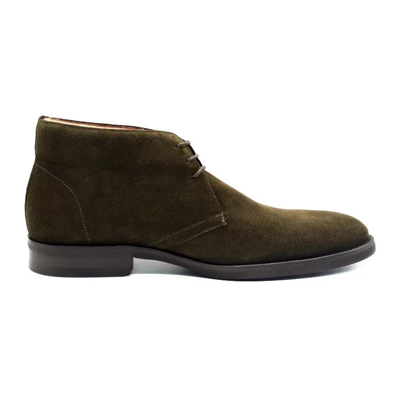 46-592-OLV MARCO Suede Calfskin Chukka Boot, Olive