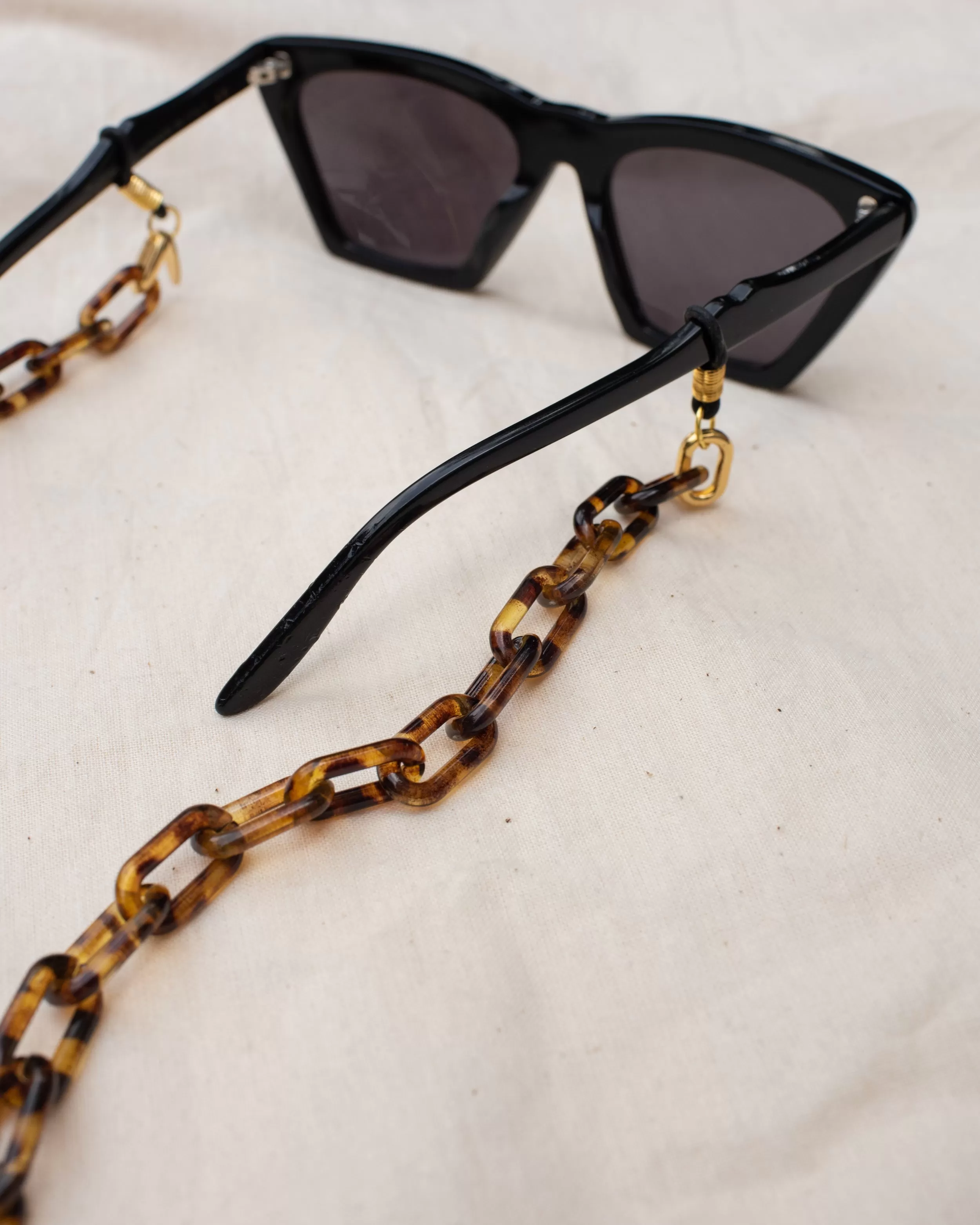 Chunky Tortoise Eyewear Chain