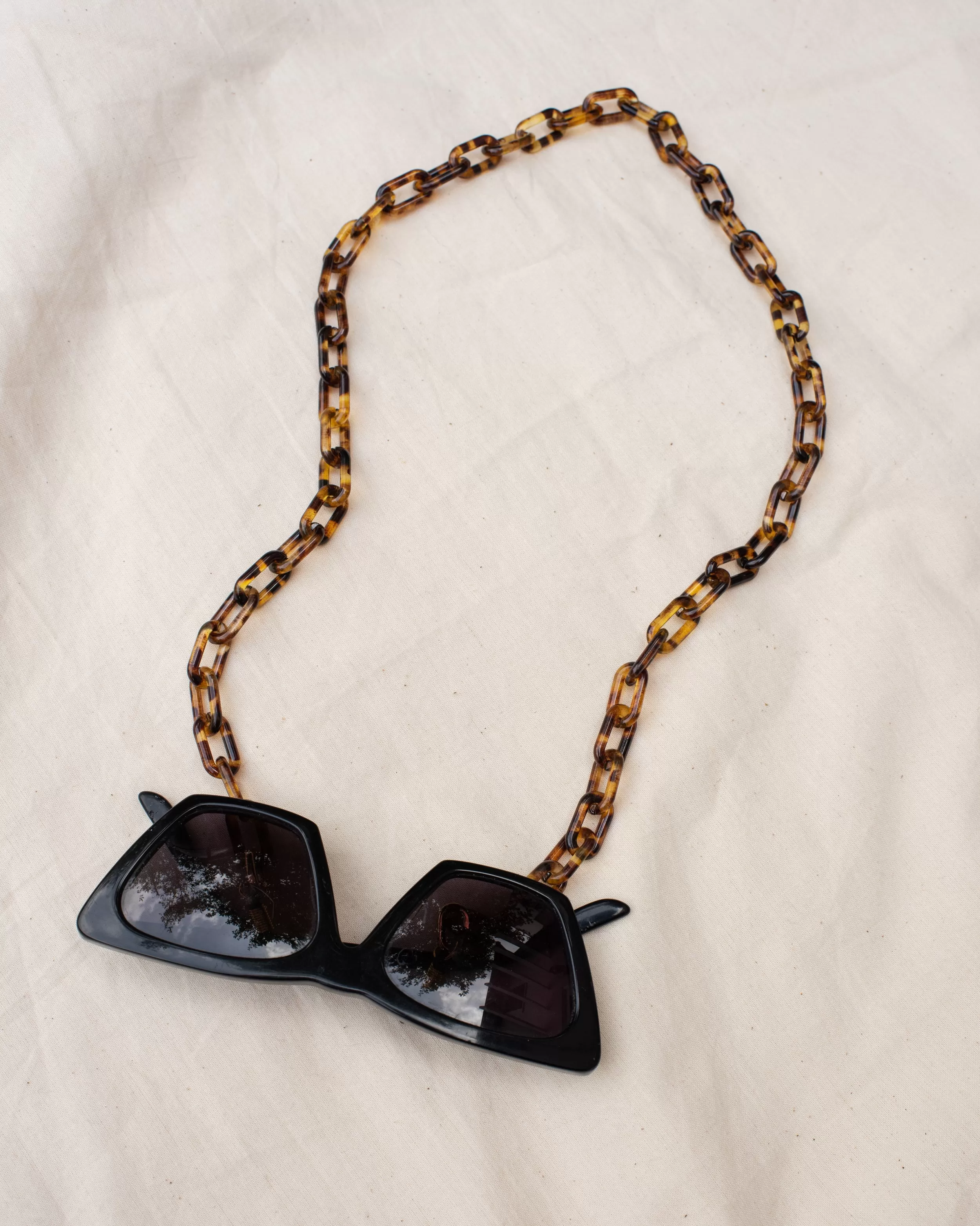 Chunky Tortoise Eyewear Chain