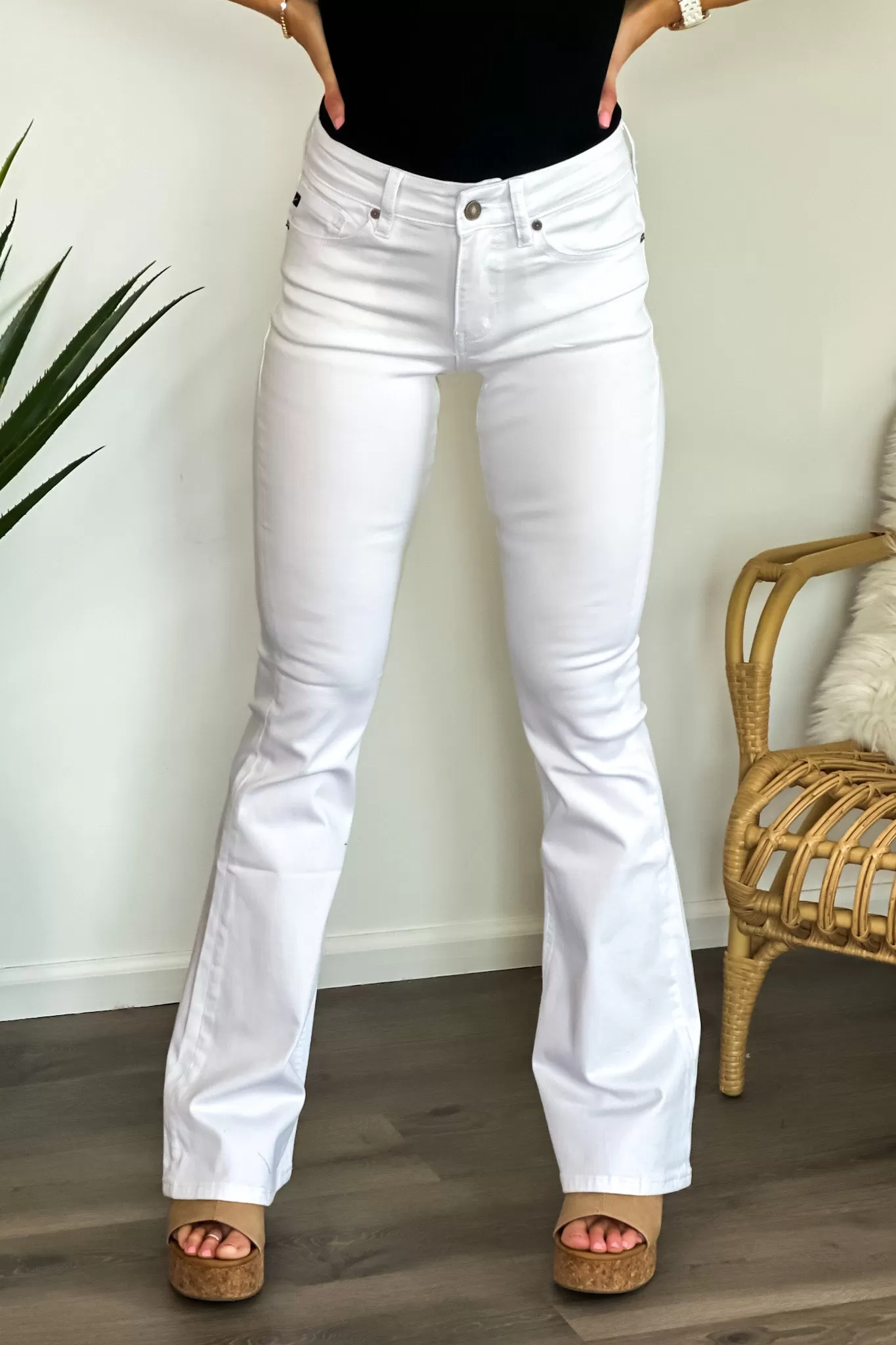 KanCan Alaska Flare Jeans : Opulent White