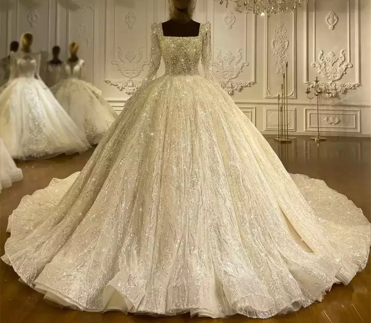 Luxury Classic Design Wedding Gown