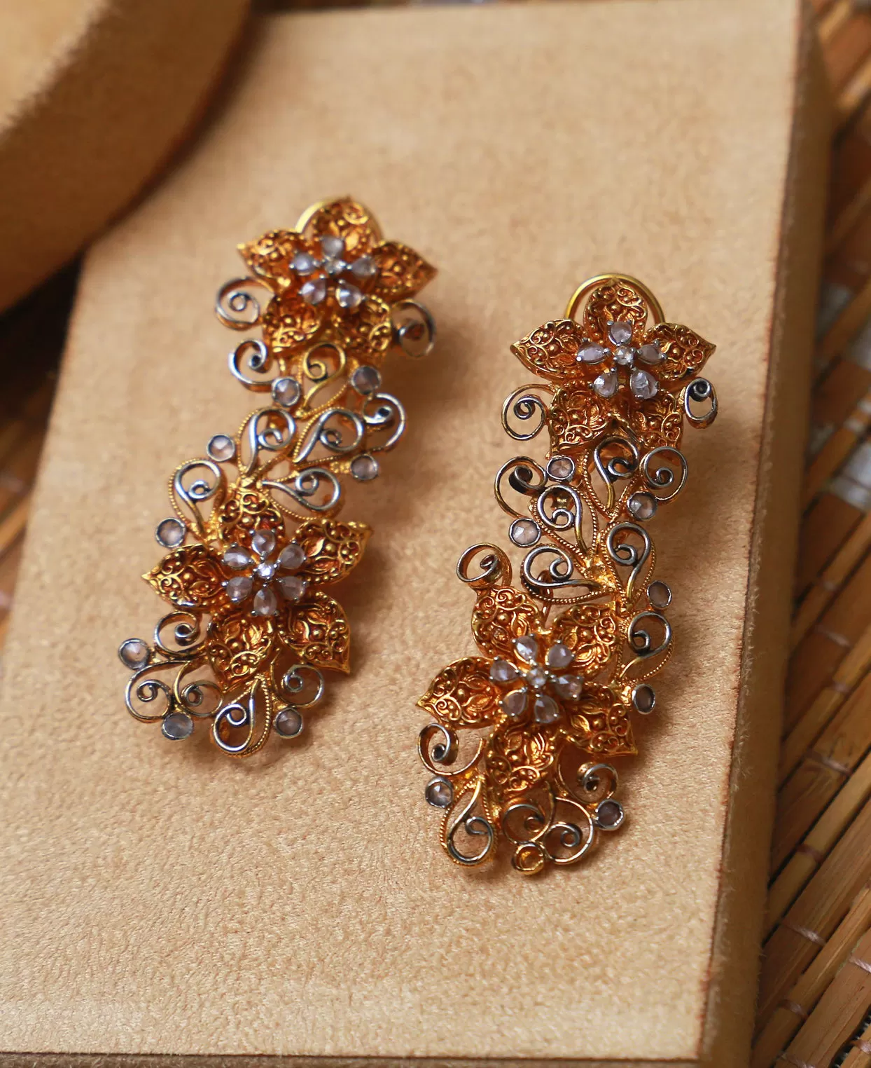 Patra Floral Earrings