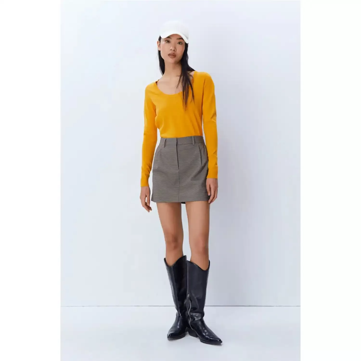 Round Neck Jumper - Yellow