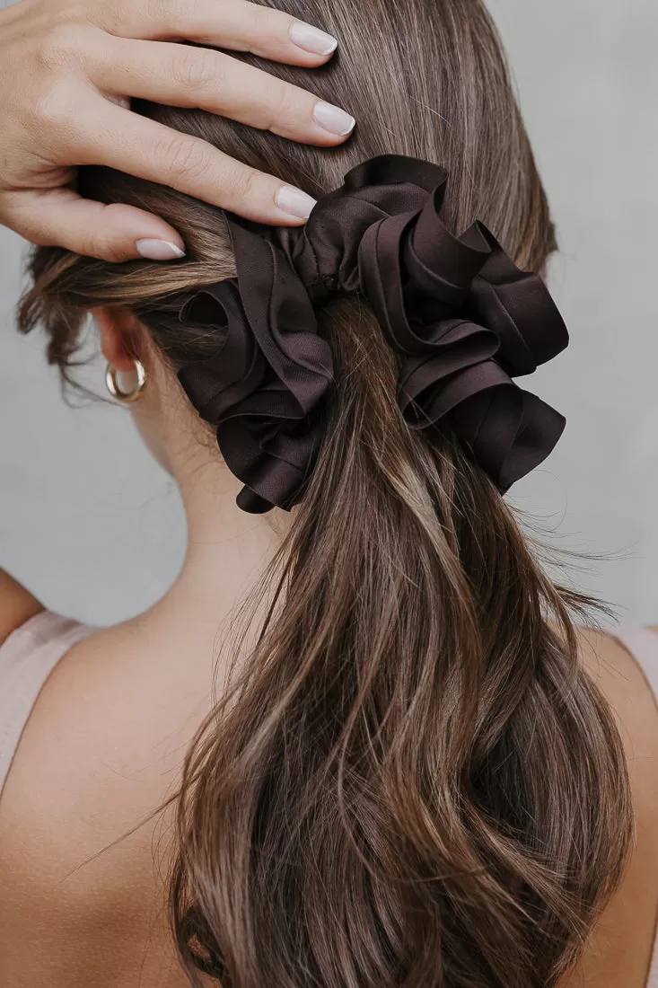 SATIN TRIM CLASSIC SCRUNCHIE